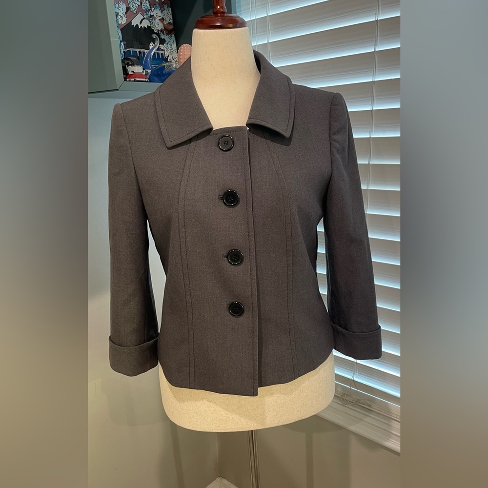 TAHARI Grey Button Down Blazer‎